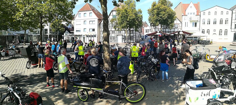 Lastenräder auf dem Marktplatz Kamen Pause auf dem Marktplatz in Kamen