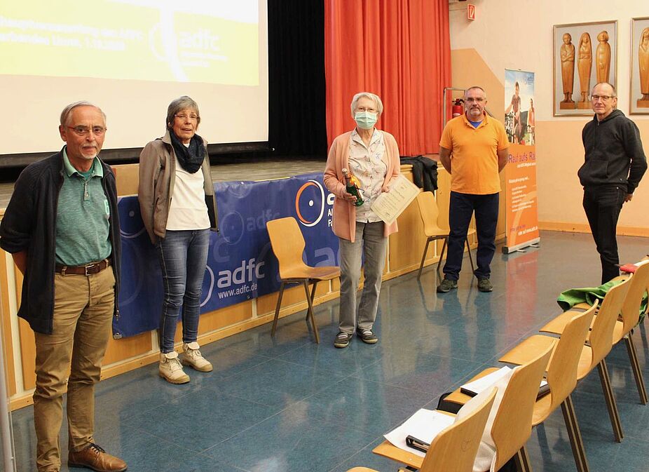 Ehrung von Gerda Wieczorek für 25-jährige Mitgliedschaft Ehrung für 25-jährige Mitgliedschaft im ADFC