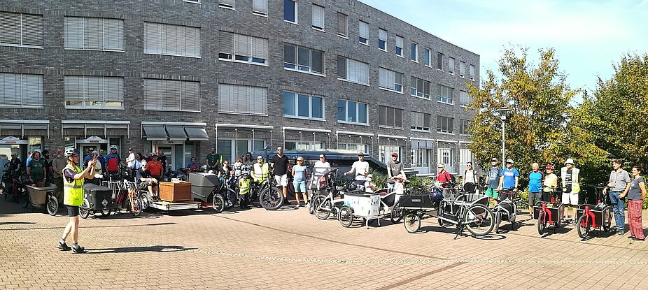 Zwischenstopp auf dem Rathausplatz Unna Lastenräder auf dem Rathausplatz Unna