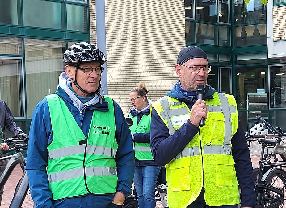 Ansprache Herr Kappelhoff mit dem Beigeordneten Herrn Reeker Ansprache mit dem Beigeordneten Herrn Reeker