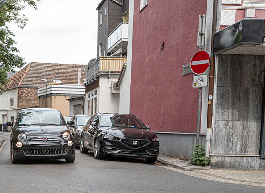 Marienstraße: Fahren gegen Einbahnstraße? Einfahrt in die Marienstraße bei Gegenverkehr?